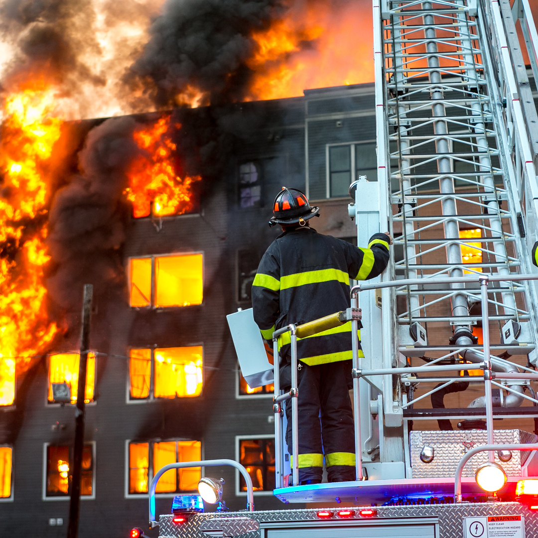 fire at apartment complex